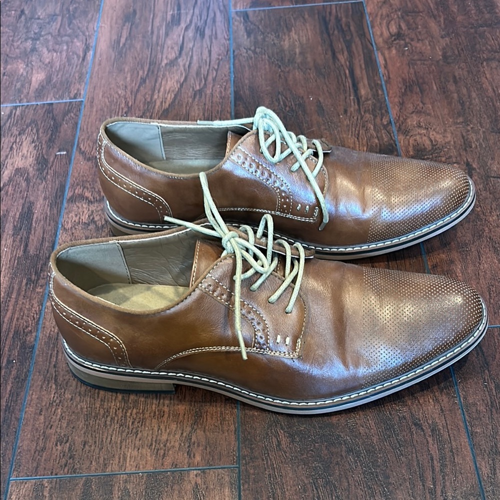 Madden Brown Oxfords Classic Design - Picture 2 of 8